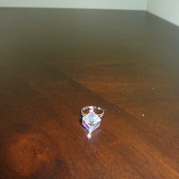 Faux Crystal cube ring- costume jewelry - Picture 2 of 10